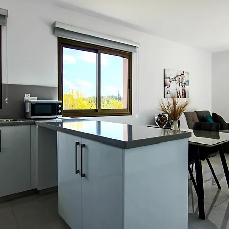 Phaedrus Living City View Luxury Flat Georgos 203 *